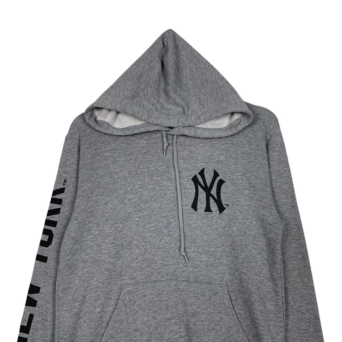 Majestic Majestic MLB New York Yankees Pullover Hoodie Size US M / EU 48-50 / 2 - 2 Thumbnail