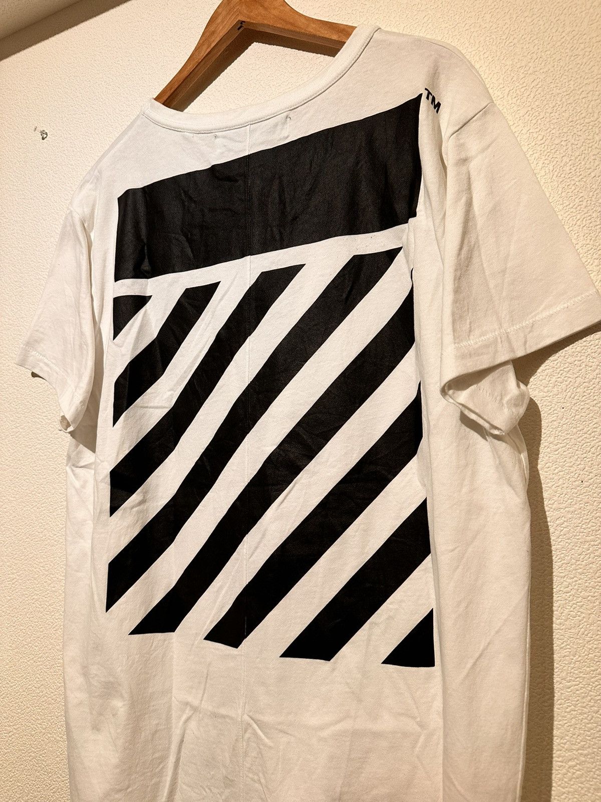 Off-White Caravaggio Tee Size US L / EU 52-54 / 3 - 4 Thumbnail