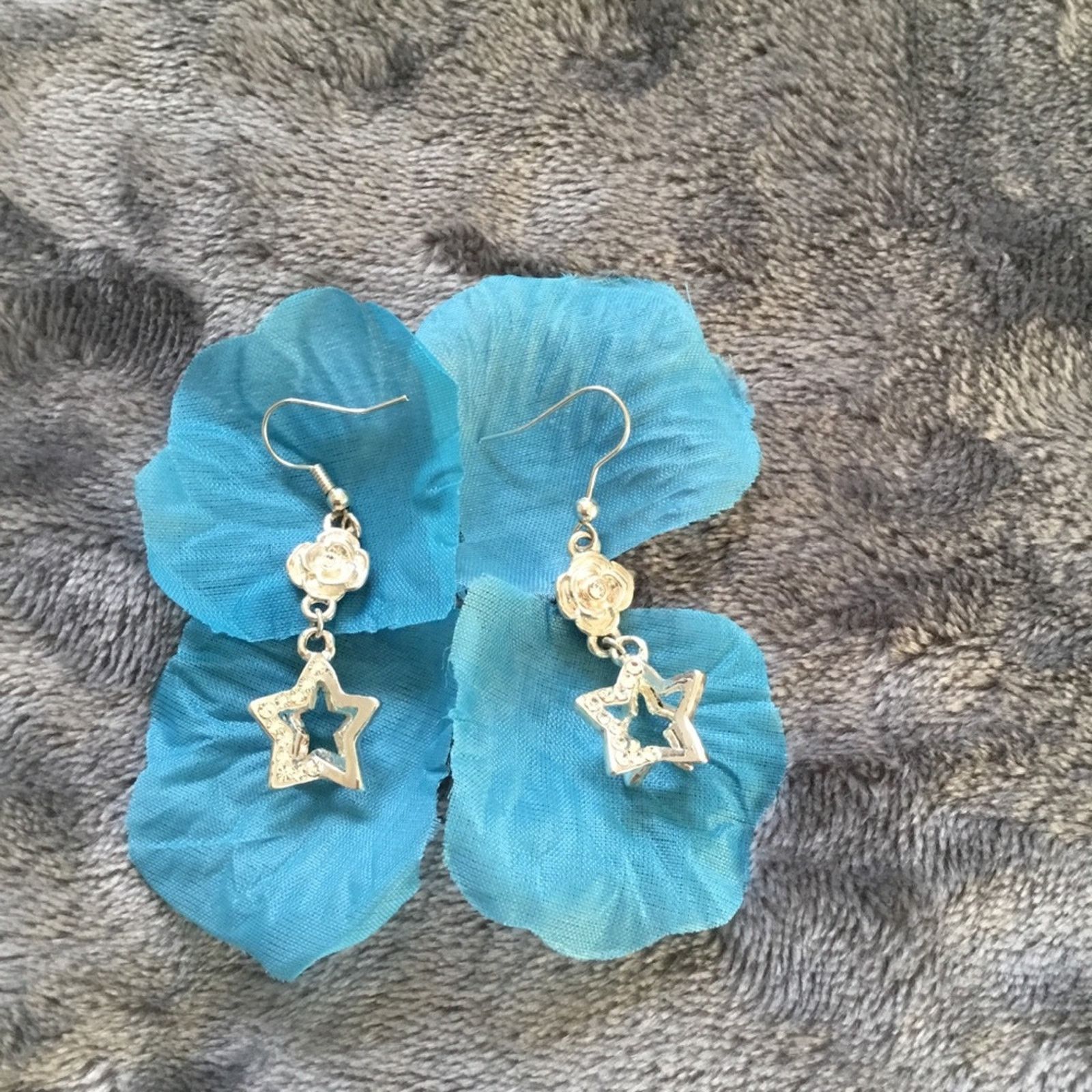 Other Silver Twinkle Star Earrings Size ONE SIZE - 1 Thumbnail