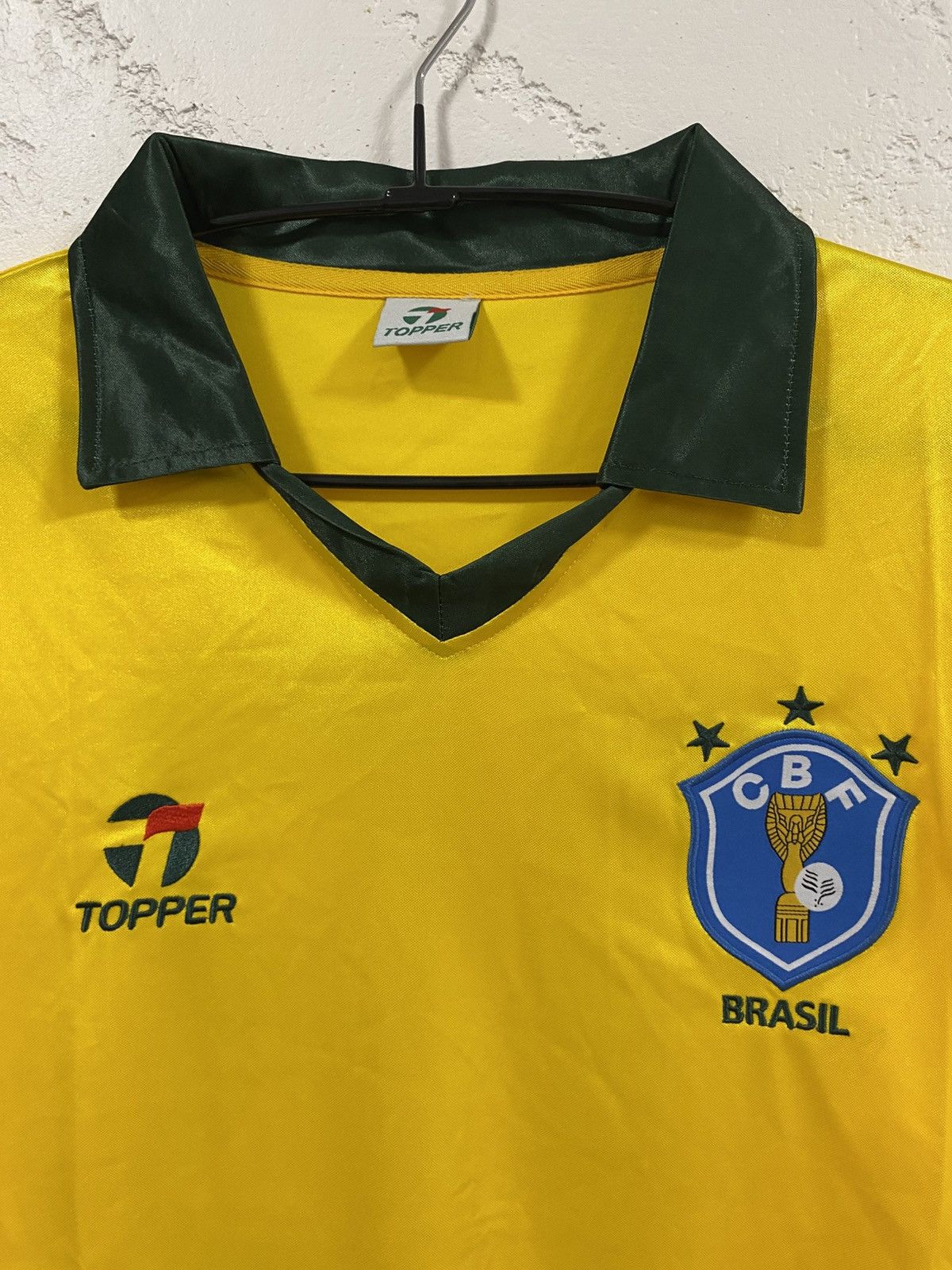 Other Topper Brazil 1986 Retro Kit Style Soccer Jersey Size: L Size US L / EU 52-54 / 3 - 2 Thumbnail