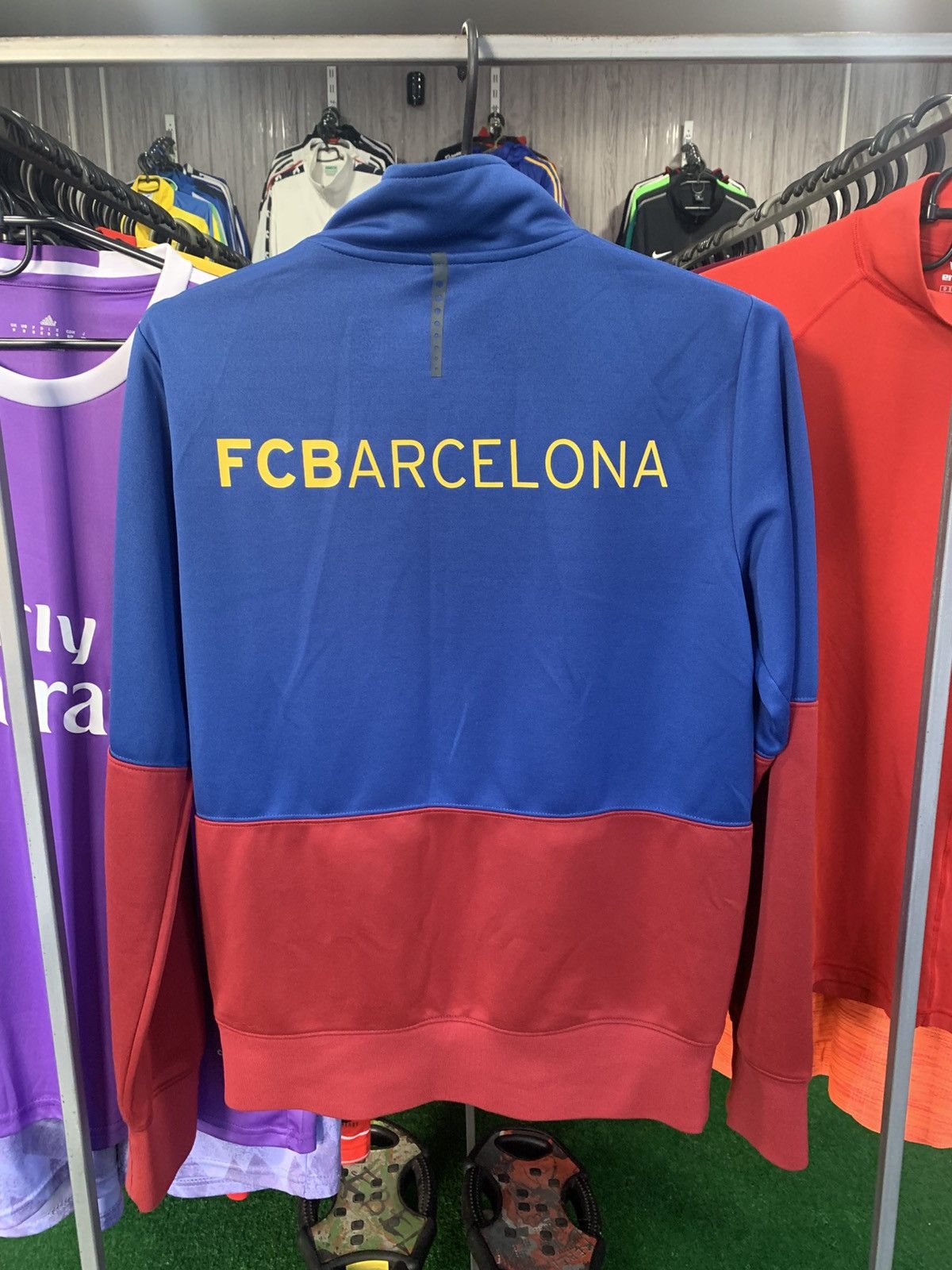 Nike × Vintage FC Barcelona Football Blue Red Jacket Vintage Size S Size US S / EU 44-46 / 1 - 2 Thumbnail