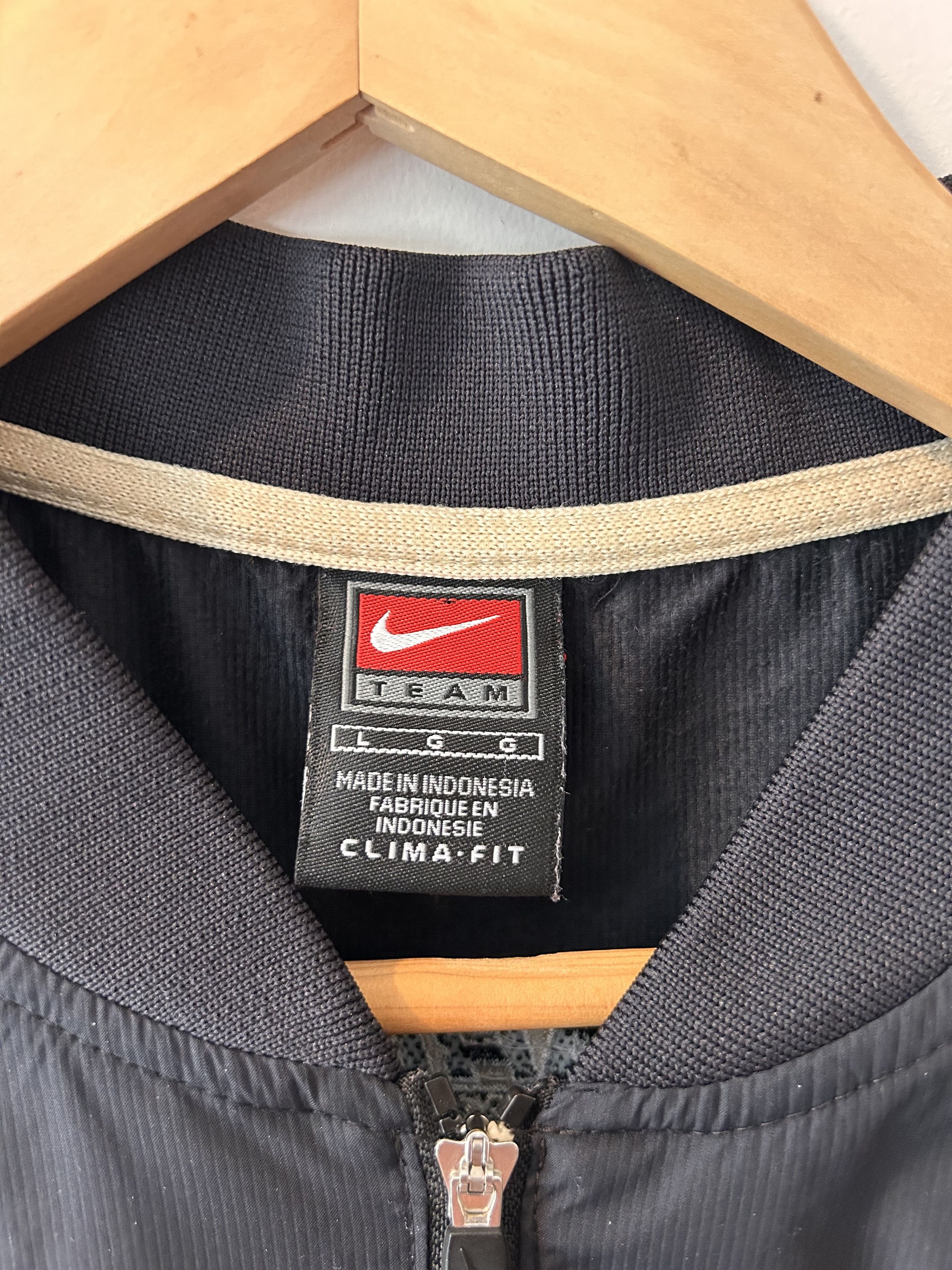 NCAA × Nike Army University Football Nike Windbreaker Size US L / EU 52-54 / 3 - 3 Thumbnail