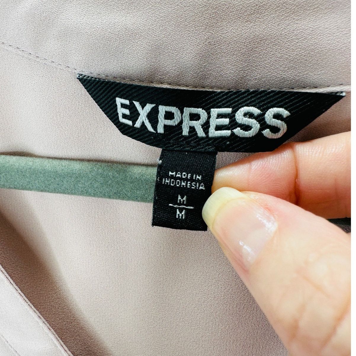 Express Express Pale Peach Two Pocket Zip Front Roll Tab Sleeve Top Size M / US 6-8 / IT 42-44 - 6 Thumbnail
