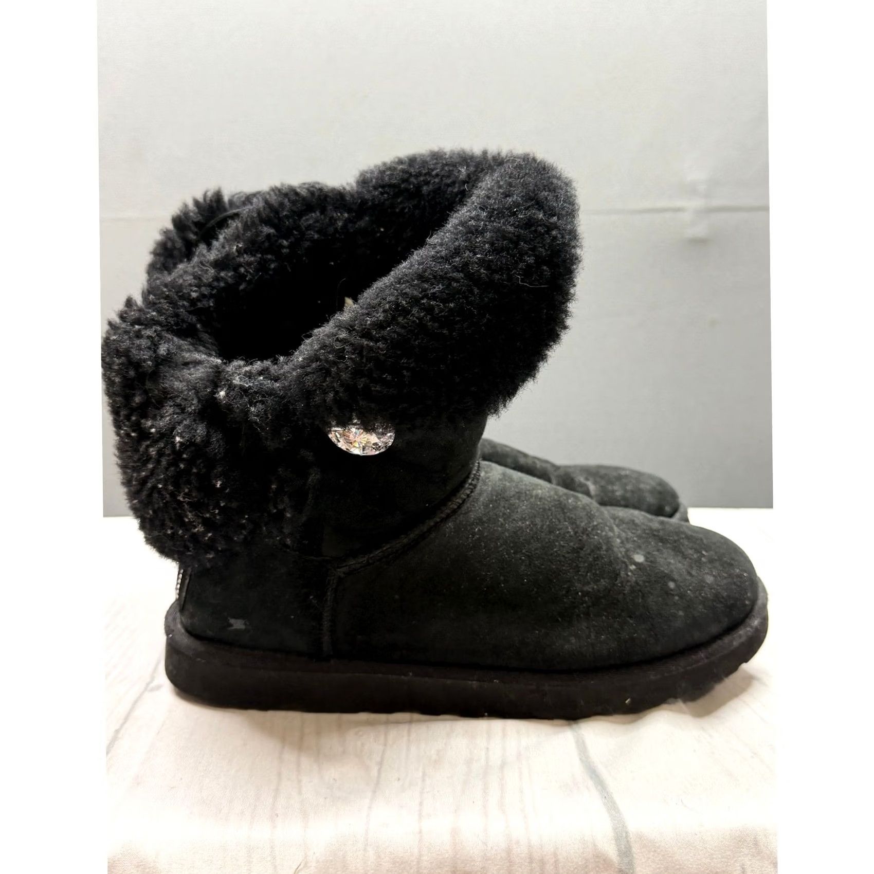 Ugg UGG Bailey Button Boots Womens Black Suede Shearling Mid-Calf Size 8 Size US 8 / IT 38 - 7 Thumbnail