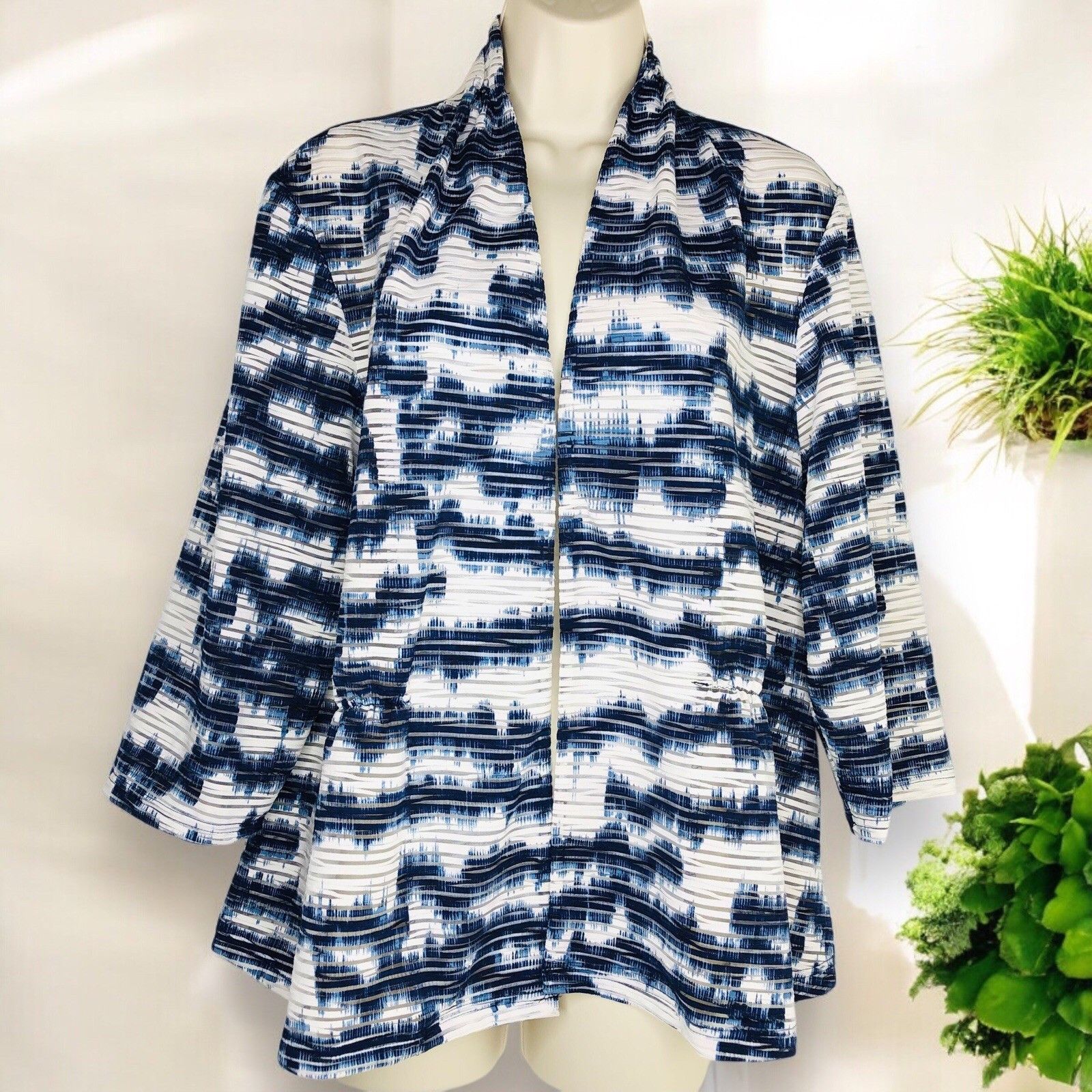 Other Madison Leigh Womens Cardigan 14W Blue White Abstract Size XL / US 12-14 / IT 48-50 - 1 Thumbnail