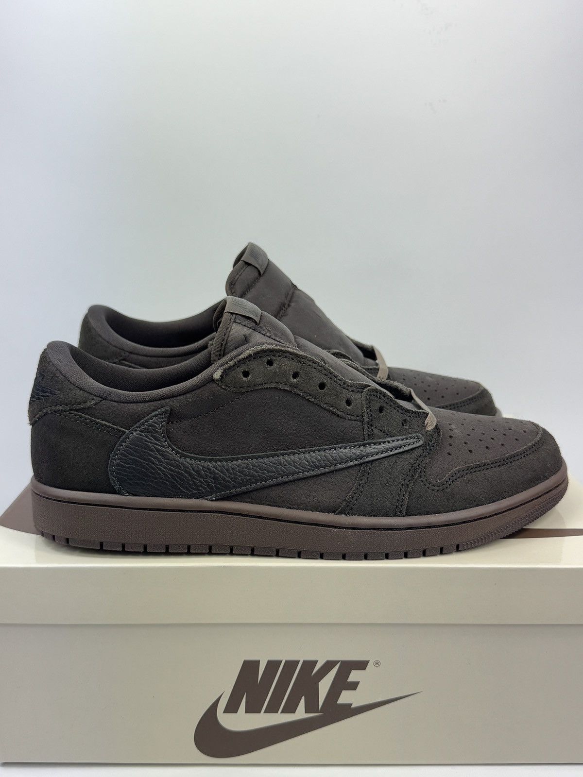 Jordan Brand JORDAN 1 RETRO CACTUS JACK VELVET BROWN SNEAKERS Size US 11 / EU 44 - 1 Thumbnail
