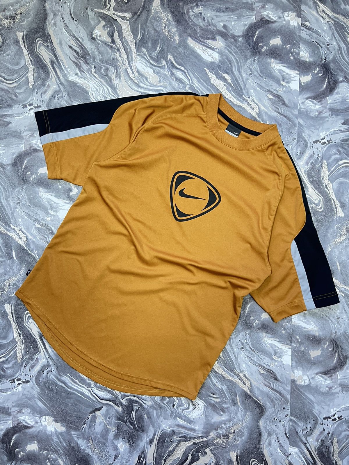 Nike × Vintage Vintage 00s Nike soccer football jersey style tee blokecore Size US S / EU 44-46 / 1 - 1 Thumbnail