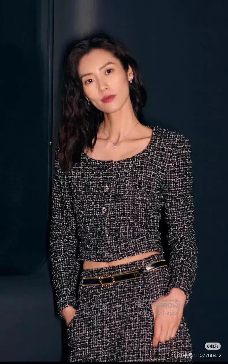 Chanel Chanel 24B black and white plaid tweed single-breasted rou Size XXS / US 00 / IT 34 - 8 Thumbnail