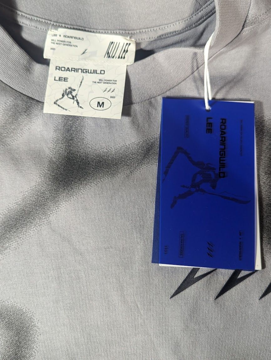 Lee Unisex Lee x ROARINGWILD Oversized Tee in Silver Filigree Size US M / EU 48-50 / 2 - 11 Thumbnail