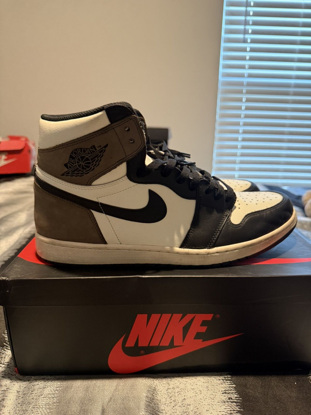 Jordan Brand Jordan 1 Mocha Size US 14 / EU 47 - 4 Thumbnail