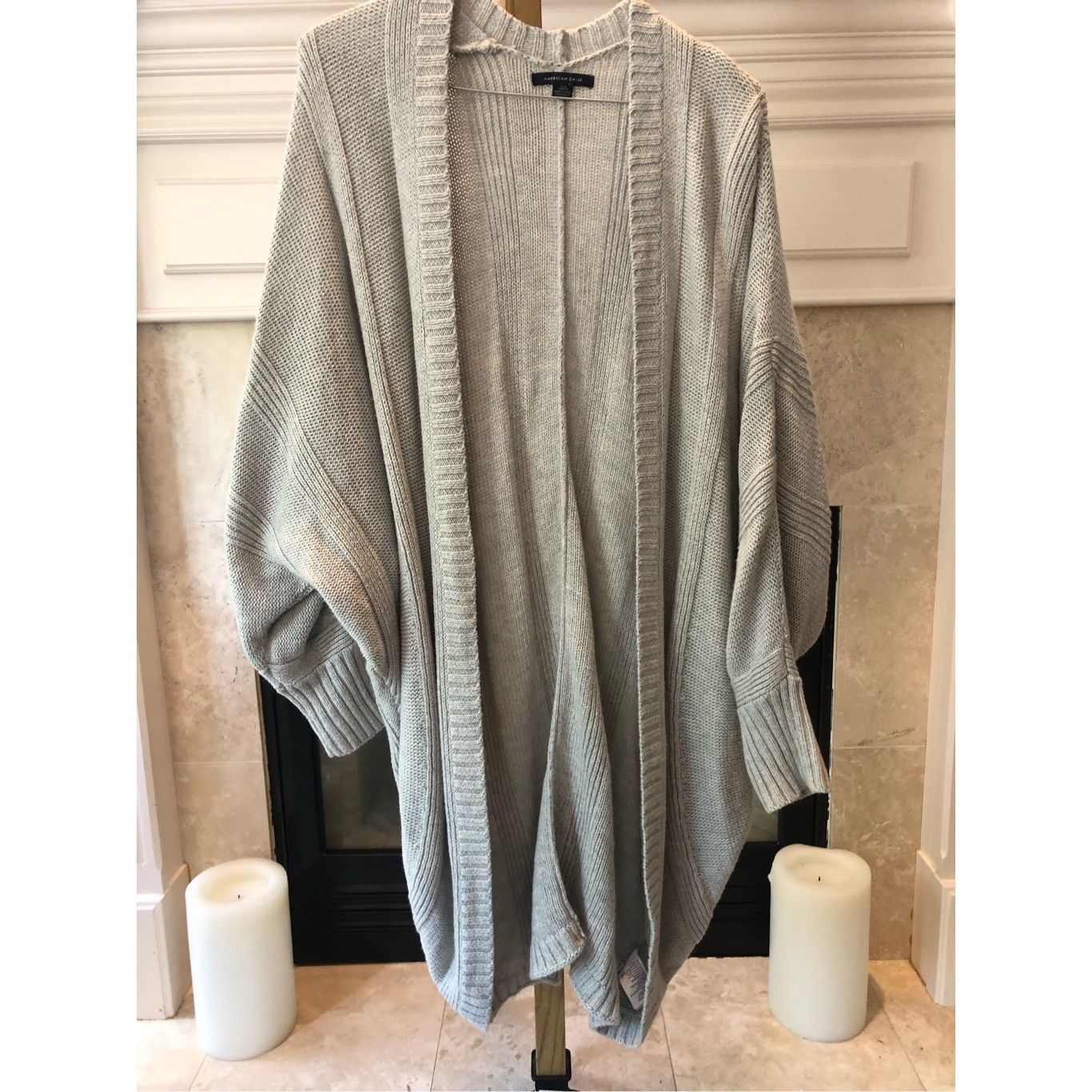 American Eagle Outfitters American Eagle Women’s Light Gray Cardigan Sweater Size XS Size XS / US 0-2 / IT 36-38 - 1 Thumbnail