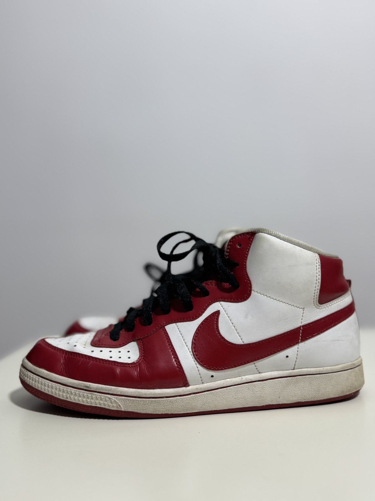 Nike Vintage 2009 Nike Mid University Red Sneakers 10.5 US Size US 10.5 / EU 43-44 - 4 Thumbnail