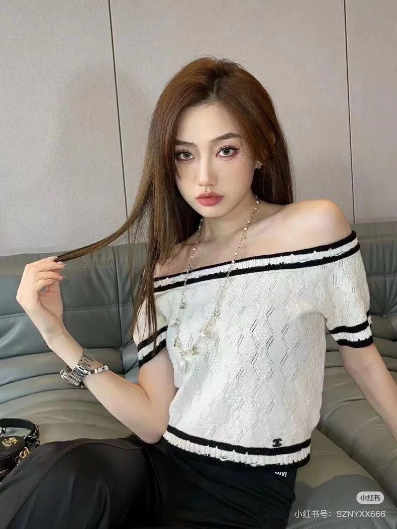 Chanel Chanel Black and white A-neck knitted T-shirt short sleeve Size XXS / US 00 / IT 34 - 8 Thumbnail