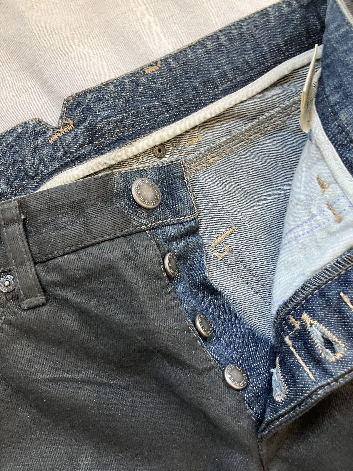 Neil Barrett Neil Barrett trademark waxed jeans Size 28" / US 6 / IT 42 - 3 Thumbnail