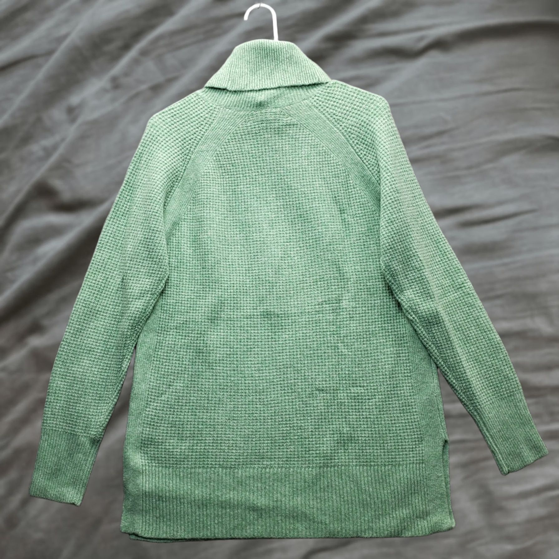 Loft LOFT Womens Small Green Long Sleeve Stretch Turtleneck High Low Slit Sweater Size S / US 4 / IT 40 - 1 Thumbnail
