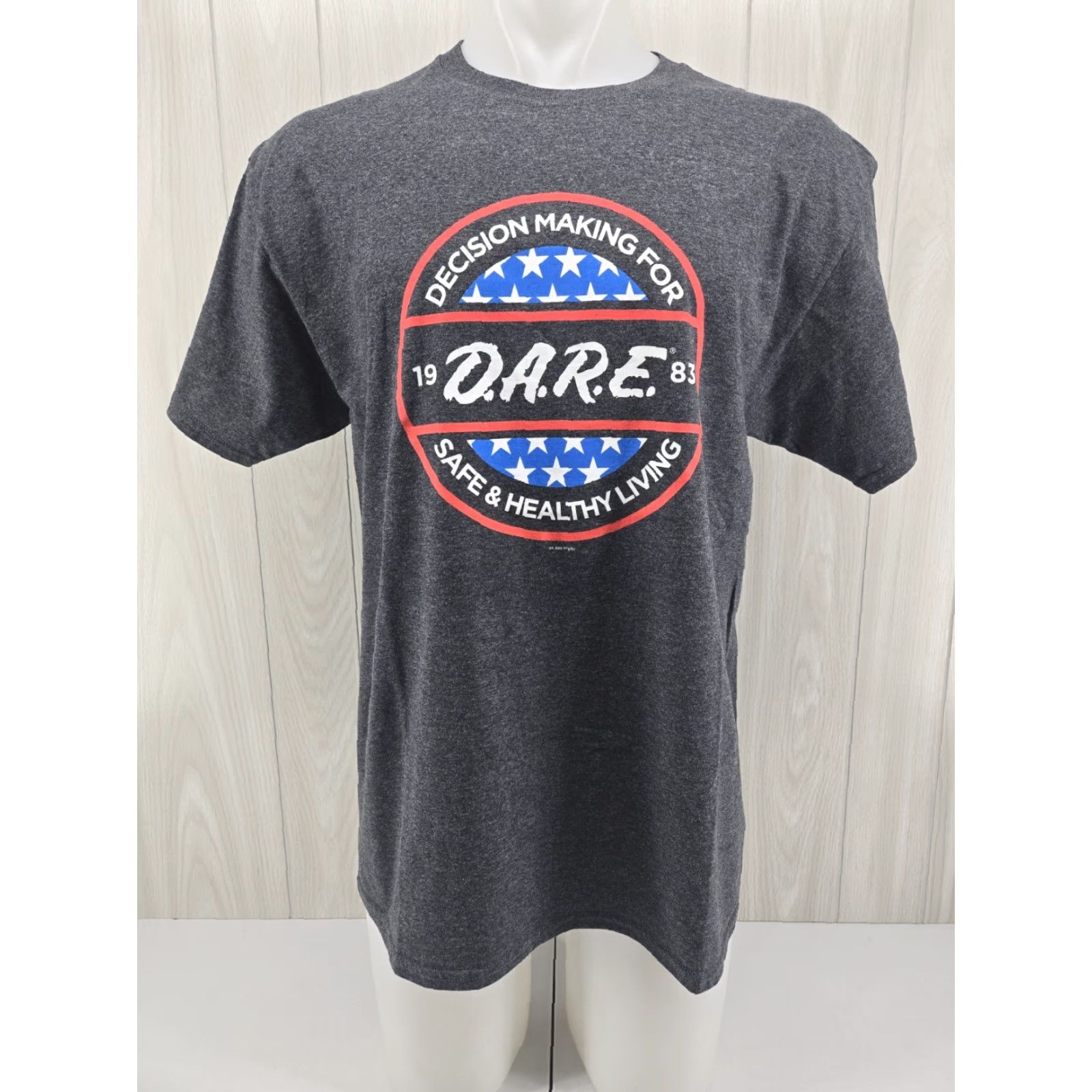 Fruit Of The Loom VINTAGE Fruit of the Loom DARE D.A.R.E. Graphic T-Shirt Anti-Drug Gray Faded Men’s Size LARGE Shirt Adult Large Gray DARE Graphic Logo 1990s Mens Size US L / EU 52-54 / 3 - 2 Thumbnail