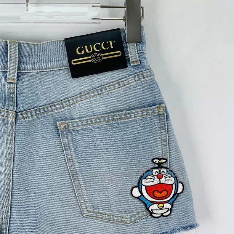 Gucci Gucci Light blue washed Doraemon embroidered cotton casual Size 25" / US 0 / IT 36 - 5 Thumbnail