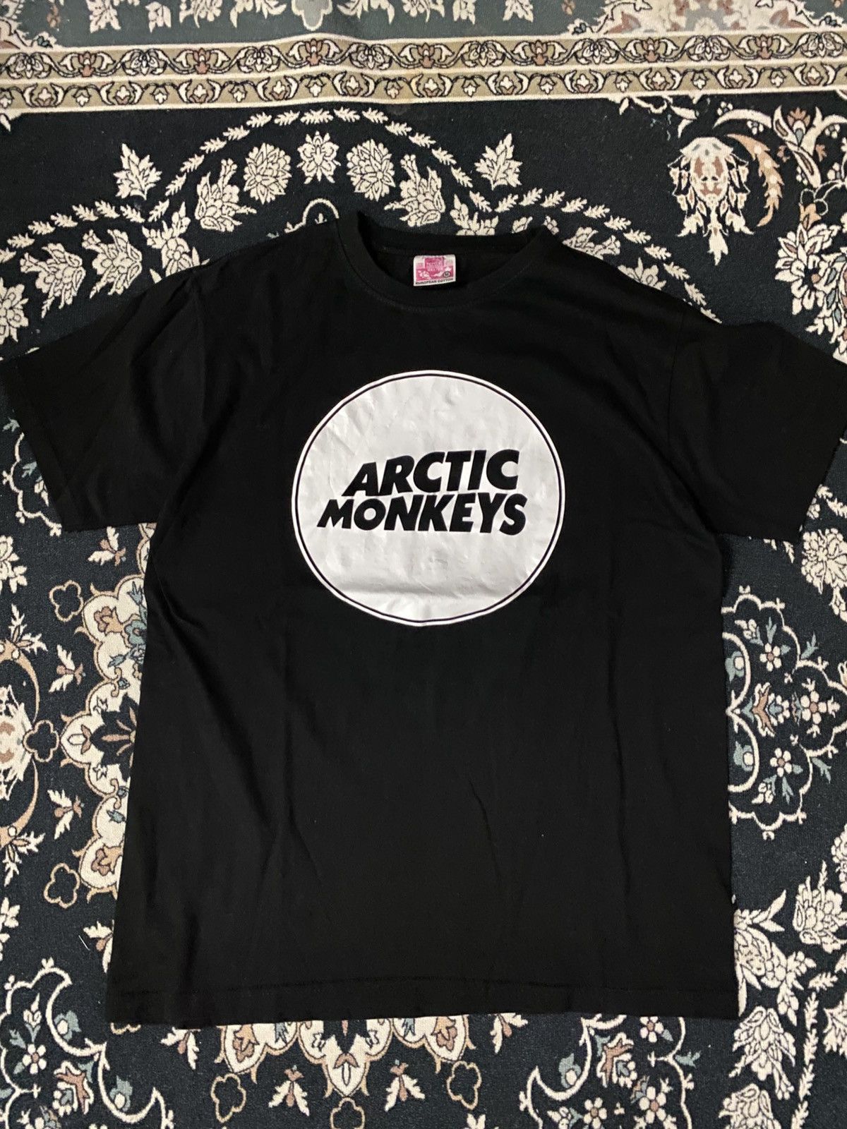 Vintage Artic Monkeys band tee Size US M / EU 48-50 / 2 - 2 Thumbnail