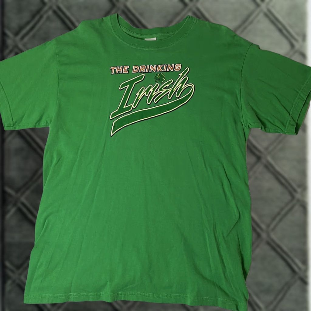 Gildan VINTAGE The Drinking Irish T Shirt Saint Patrick’s Day Party Beer Green L T-Shirt Unisex Adults Mens Womens Size US L / EU 52-54 / 3 - 1 Thumbnail