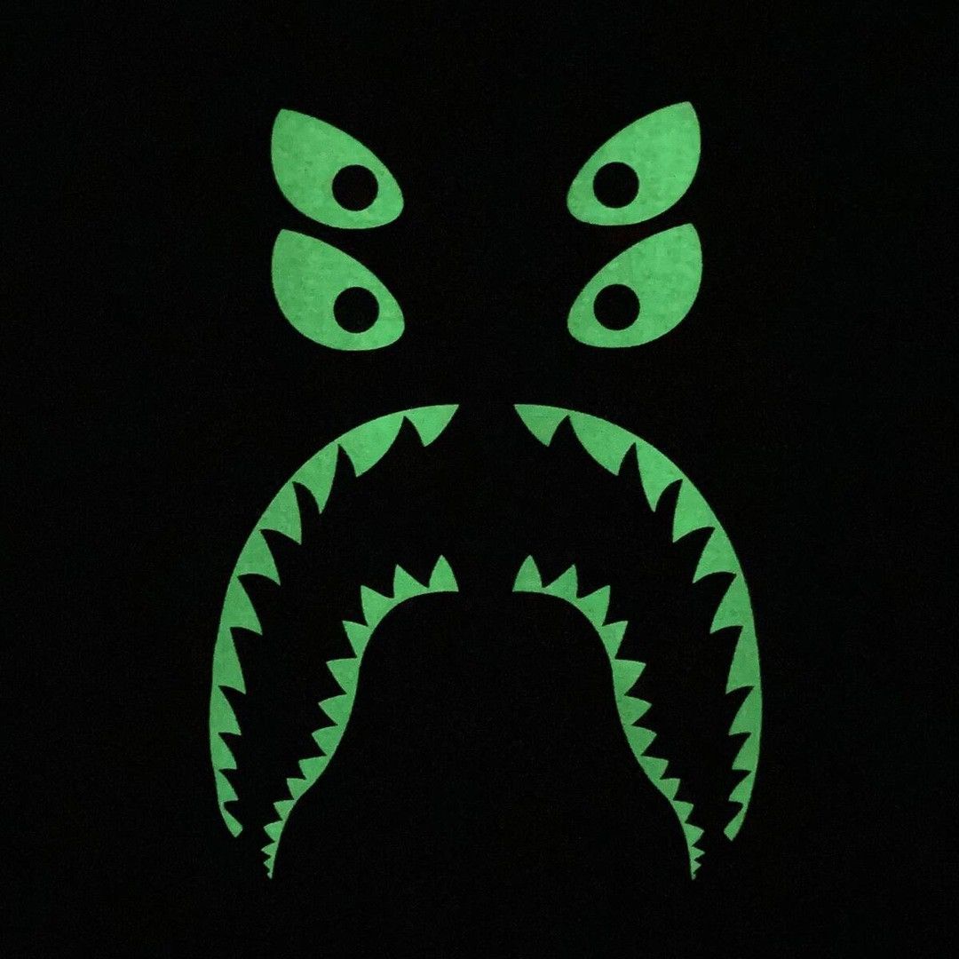 Bape × Bounty Hunter 💫Glow in the dark💫 BAPE × BOUNTY HUNTER MAD Shark T-shirt Size US L / EU 52-54 / 3 - 4 Thumbnail