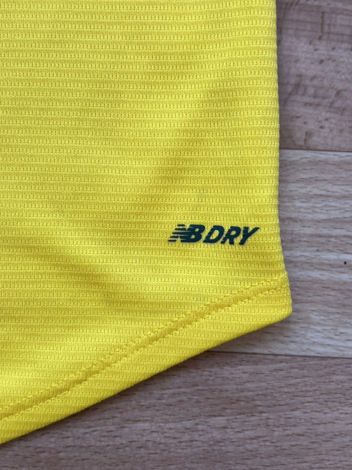 New Balance 2019/2020 Celtic Training Soccer Jersey Men’s Yellow XXL Size US XXL / EU 58 / 5 - 8 Thumbnail