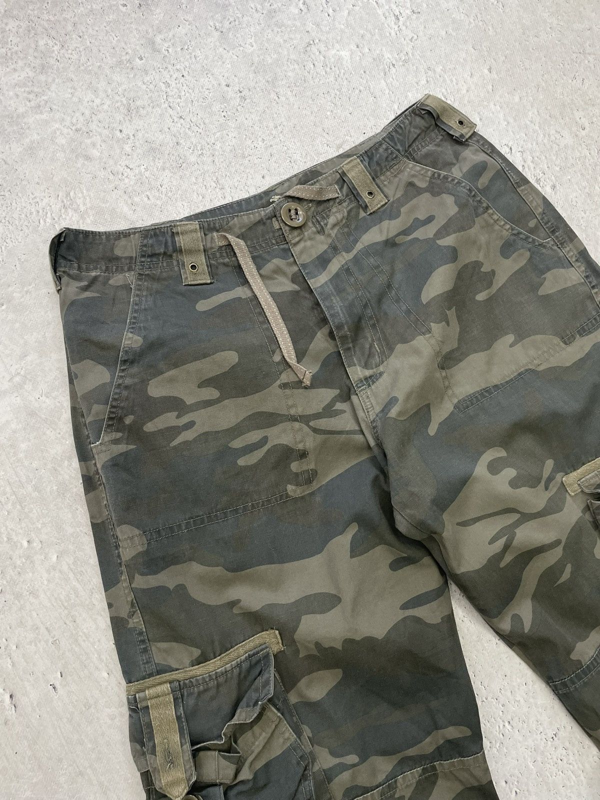 Japanese Brand Carharttt style y2k camo baggy cargo pants japanese style Size US 31 - 6 Thumbnail
