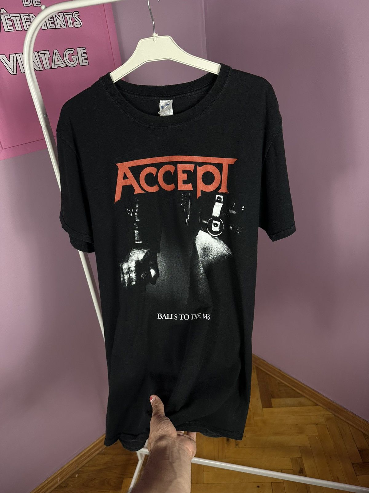 Gildan Accept Heavy Metal Balls To The Wall TShirt 2018 Band Size US L / EU 52-54 / 3 - 6 Thumbnail