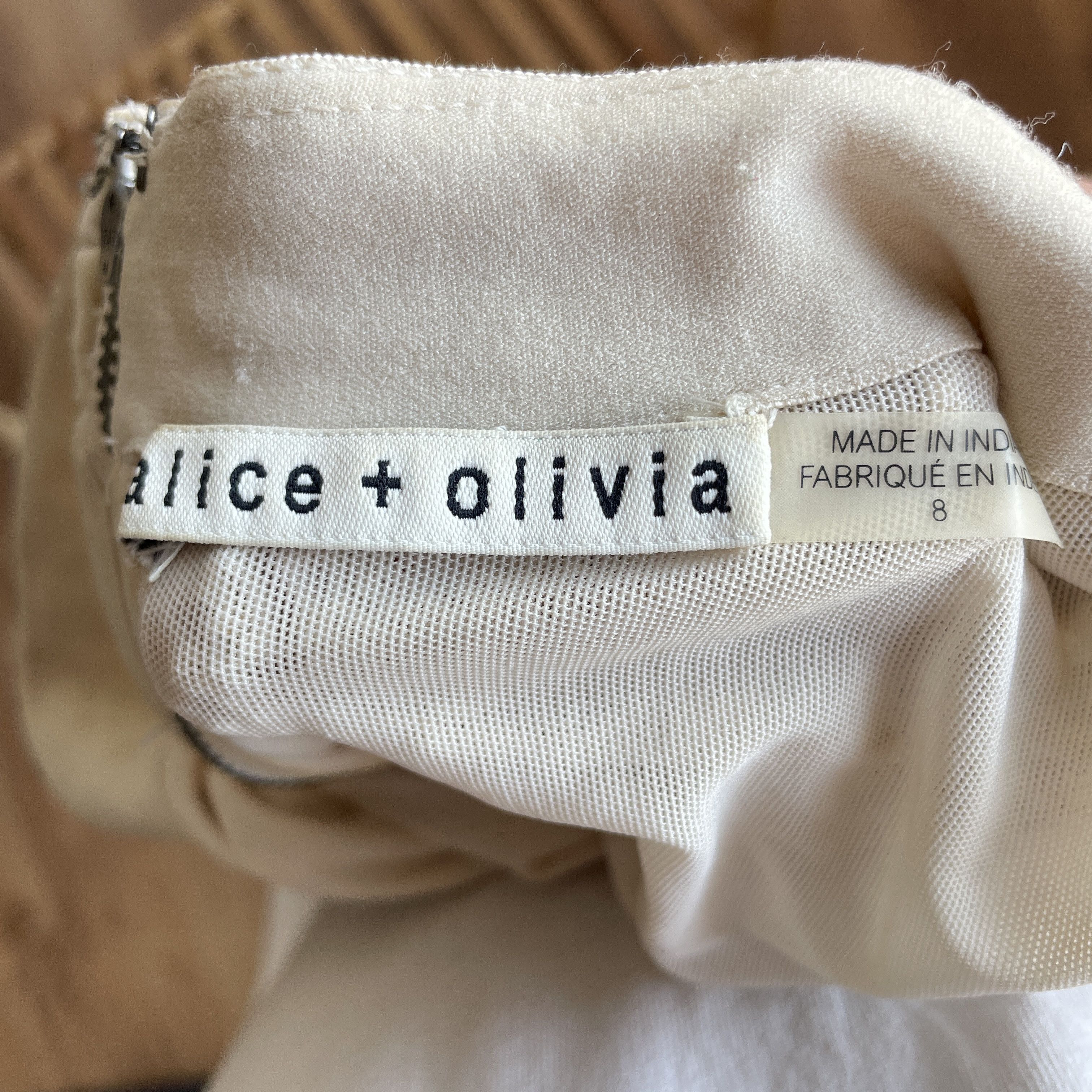 Alice + Olivia Alice + Olivia Sequin Midi Skirt Size US 8 Size 30" / US 8 / IT 44 - 12 Thumbnail