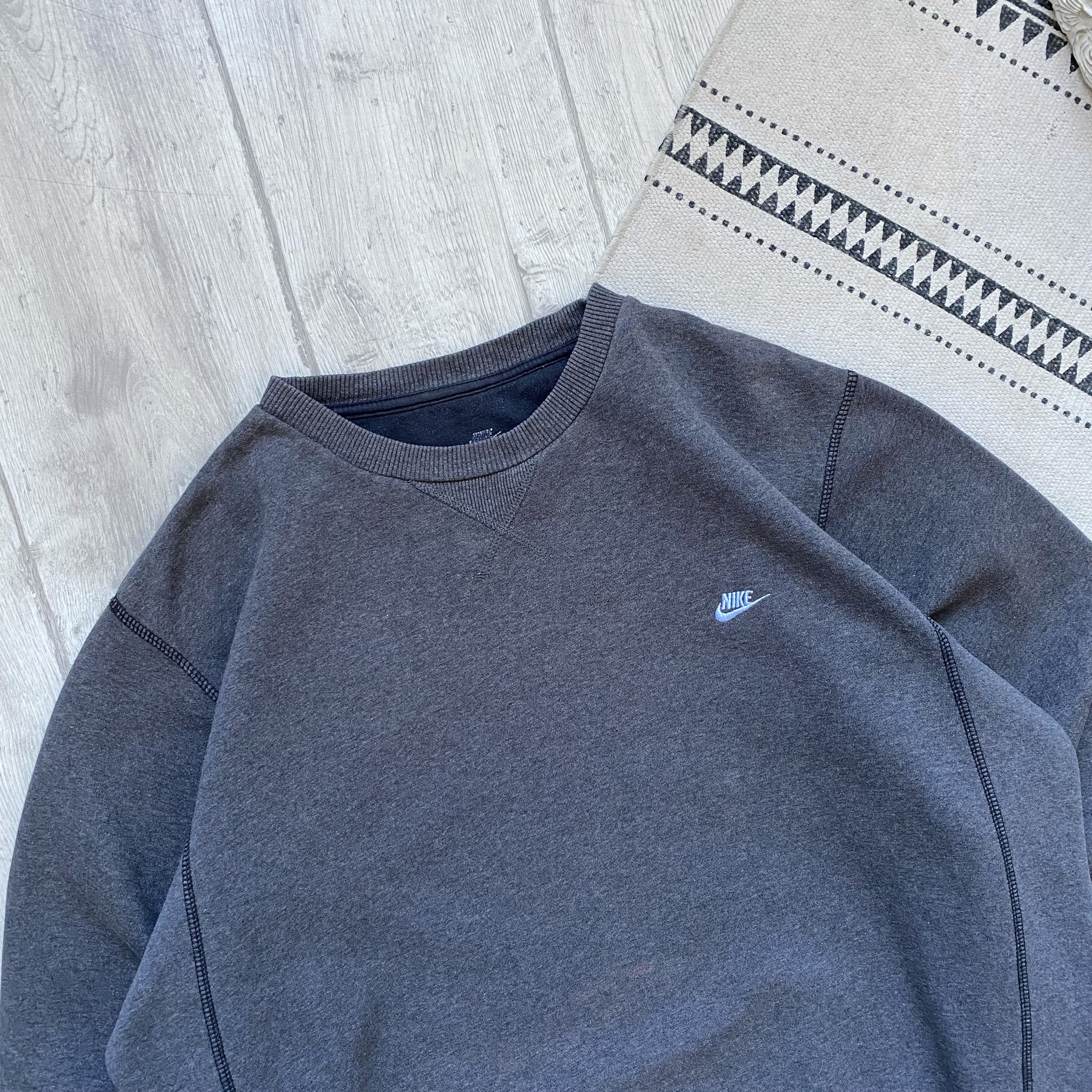 Nike 🦍 Vintage 90 Nike boxy sweatshirt Y2K mini swoosh Size US L / EU 52-54 / 3 - 2 Thumbnail