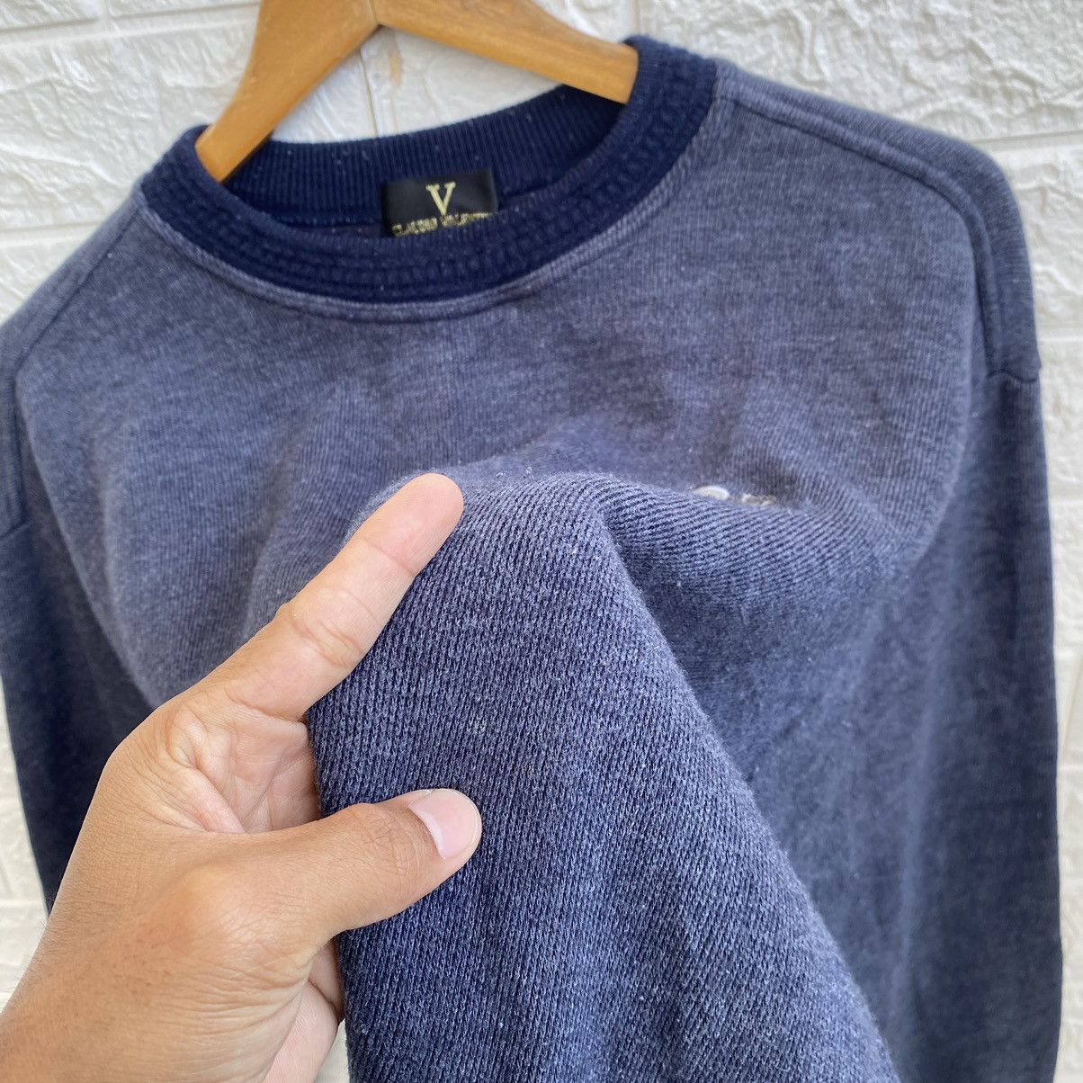 Valentino × Vintage Vintage Claudio Valentino Sweatshirt Valentino Jumper Size US L / EU 52-54 / 3 - 8 Thumbnail