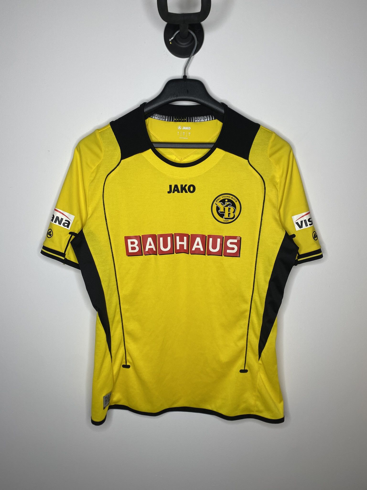 Nike BSC YOUNG BOYS 2012 2013 HOME FOOTBAL SHIRT SOCCER JERSEY Size US S / EU 44-46 / 1 - 1 Thumbnail