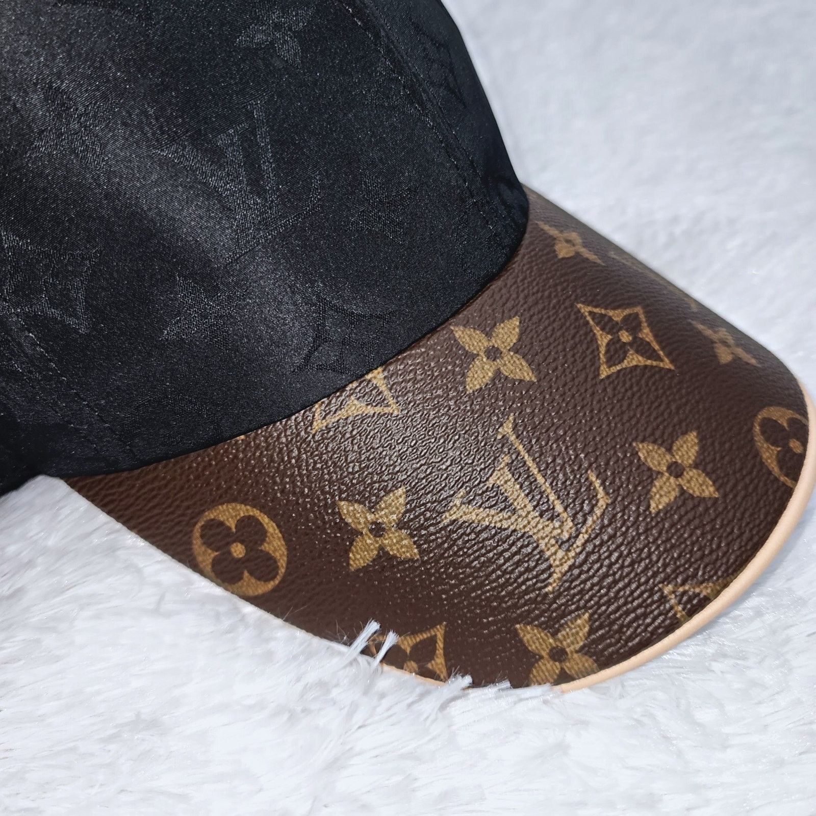 Louis Vuitton Louis Vuitton Cap Ou Pas Baseball Cap Black Medium NWOT Size ONE SIZE - 2 Thumbnail
