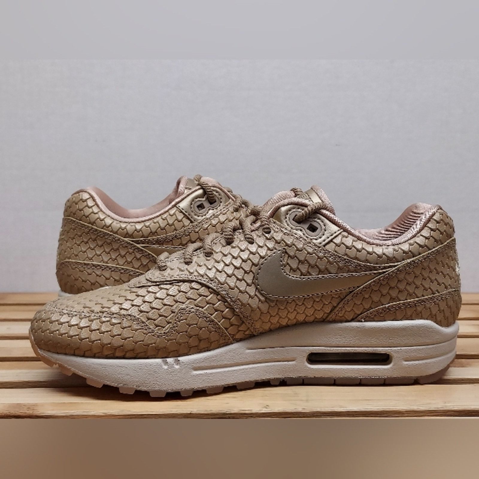 Nike Nike Womens Gold Air Max 1 Premium Athletic Shoes Size 7 Size US 7 / IT 37 - 7 Thumbnail