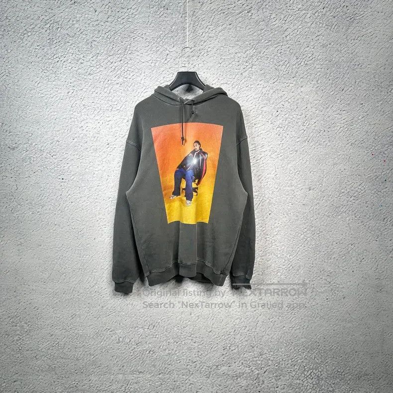Balenciaga Balenciaga Washed and aged classic portrait series, dog爷pr Size US M / EU 48-50 / 2 - 1 Thumbnail