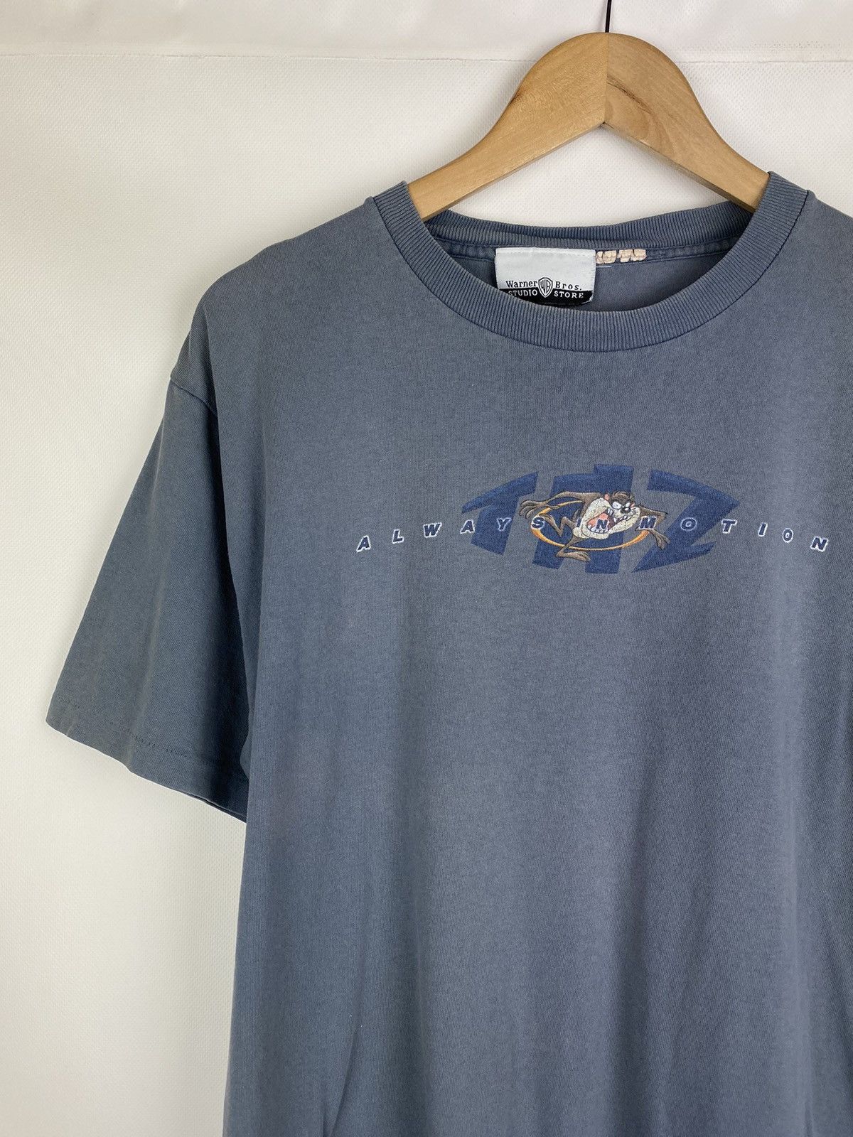 Vintage Warner Bros. TAZ Tasmanian Devil vintage 1997 t shirt Size US XL / EU 56 / 4 - 5 Thumbnail