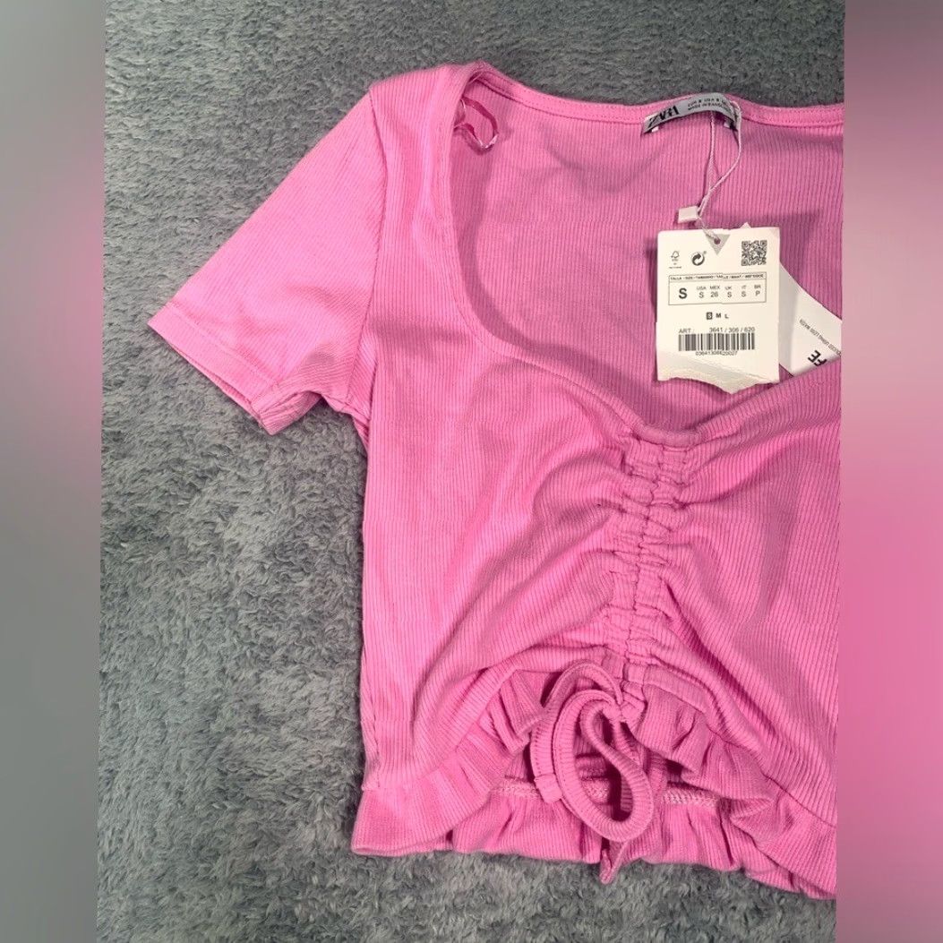 Zara Zara Pink Ruched Crop Top S Tank Tee NWT Women Small Pink Ruched Crop Top Tank Tee S Womens NWT Zara Pink Ruched Crop Top S Tank Tee Size S / US 4 / IT 40 - 2 Thumbnail