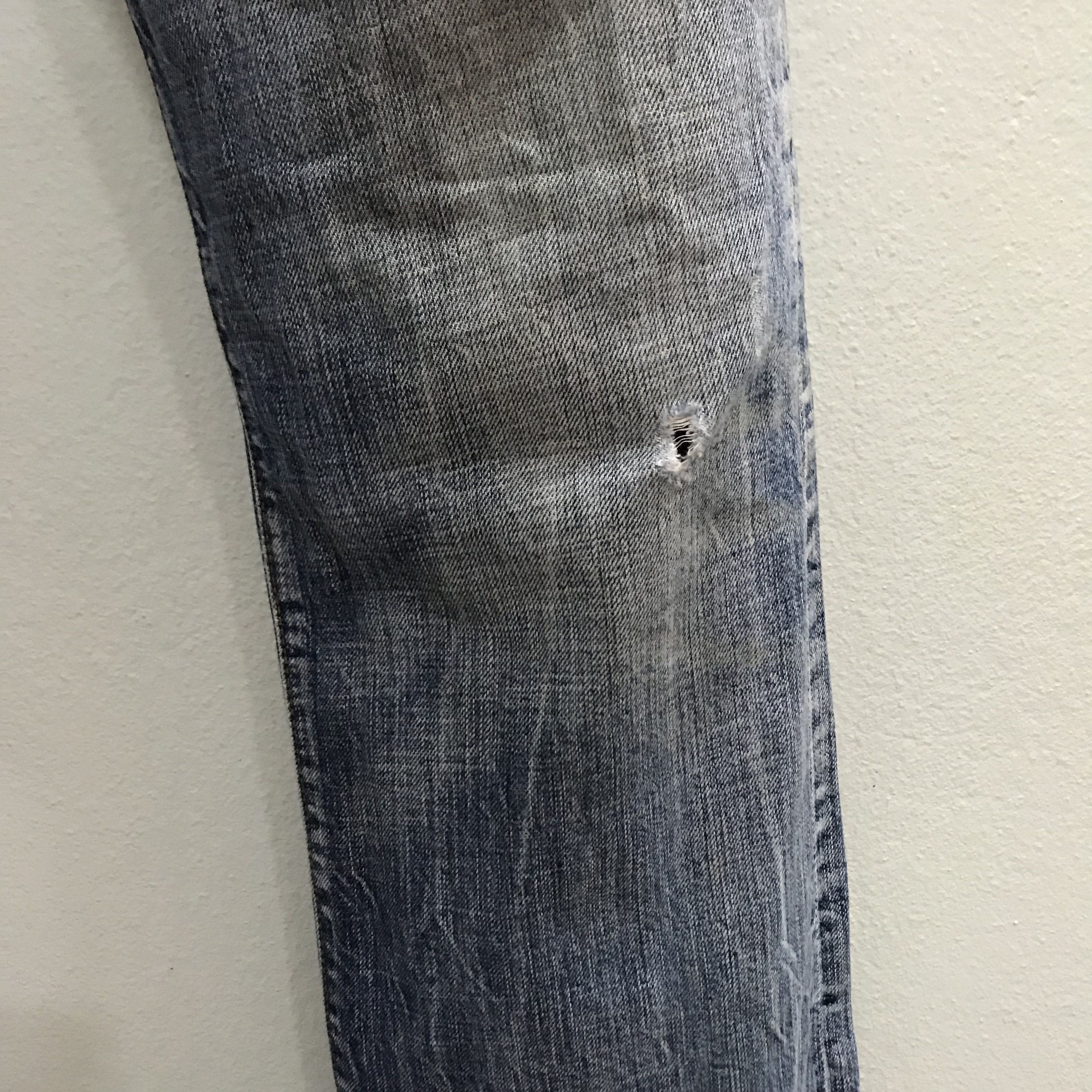 Levi's Vintage Levi’s 501 Button Fly Distressed Faded Blue Jeans Size US 33 - 6 Thumbnail