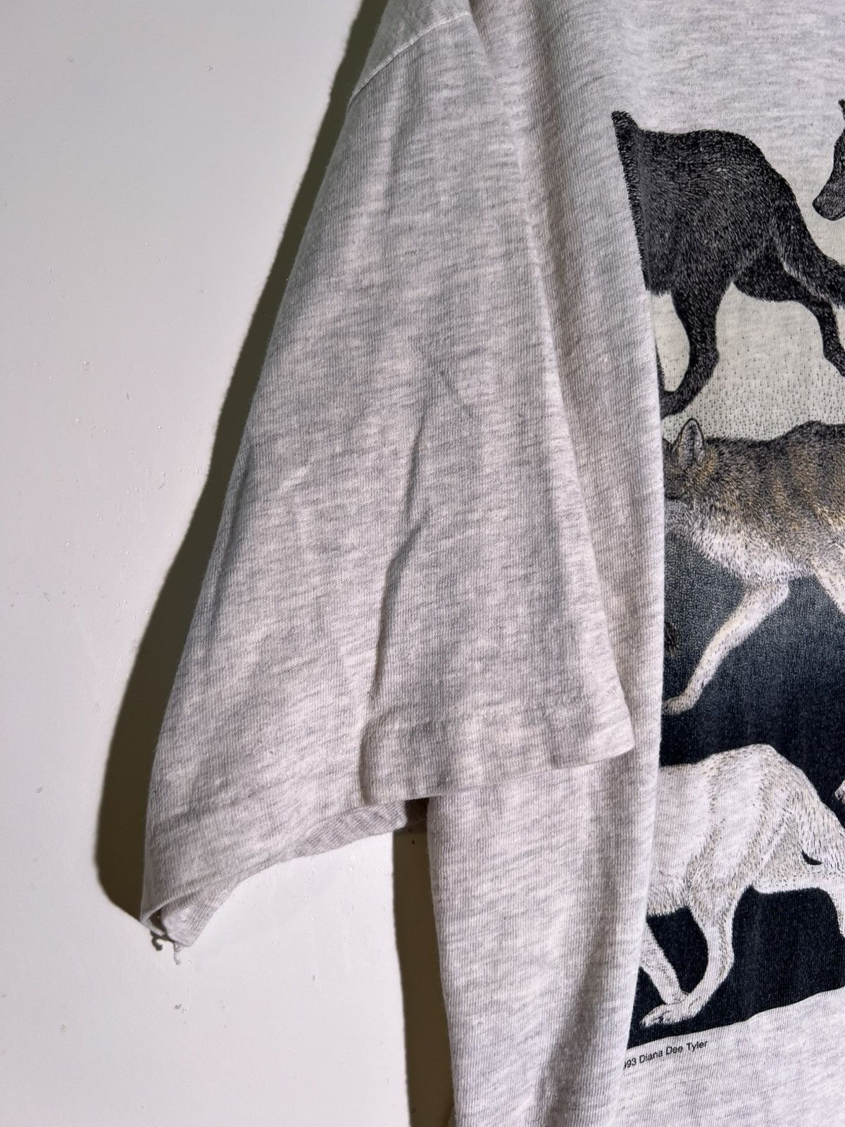 Vintage 90’s VTG Vintage Gray Wolves Diana Tyler Art Retro Tee Shirt Size US XL / EU 56 / 4 - 7 Thumbnail