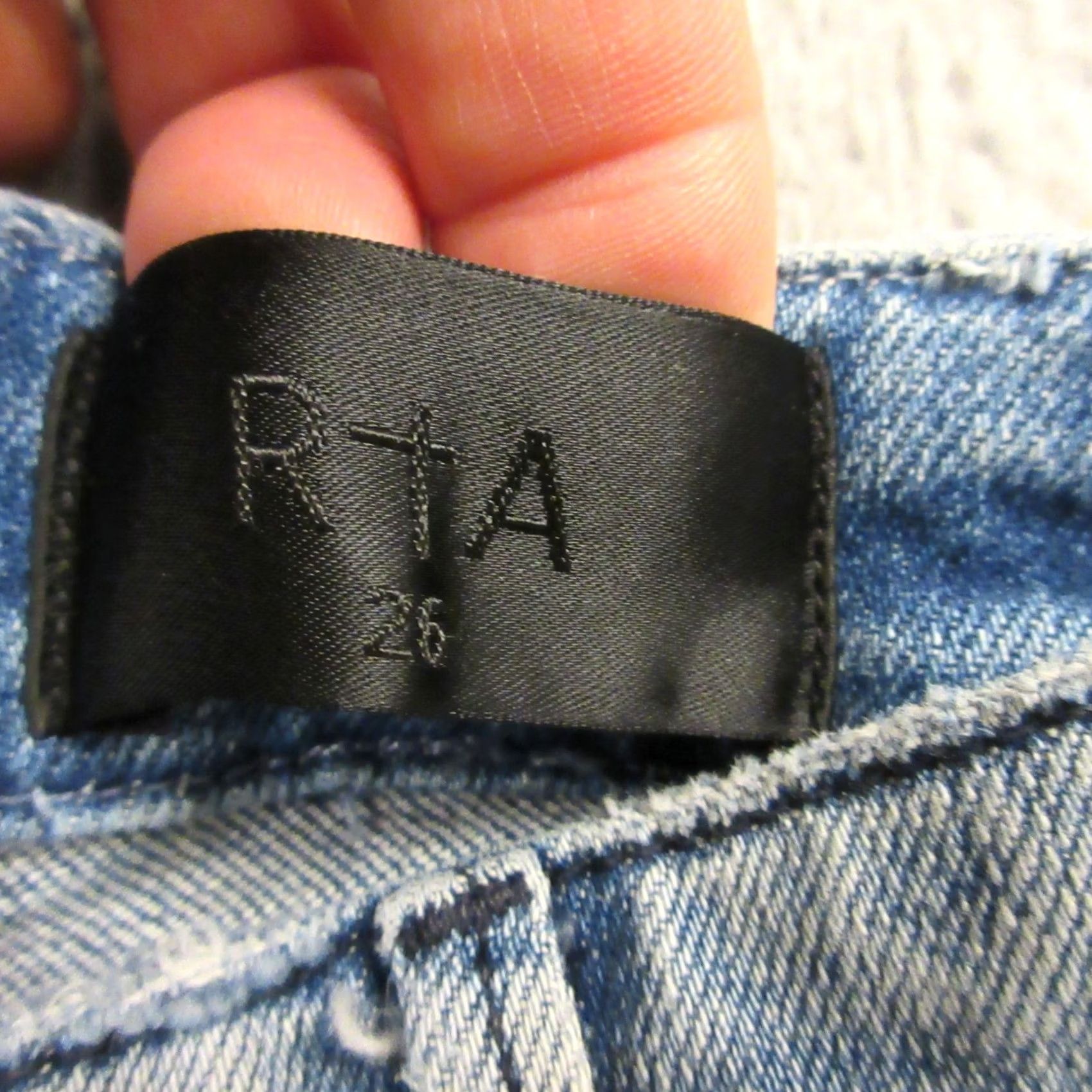Rta RTA Jeans Skinny 26 Blue Denim 5-Pocket Distressed? (omit) 2 Tone Ankle Fray Hem Women’s Regular Size 26 Jeans Size 26" / US 2 / IT 38 - 4 Thumbnail
