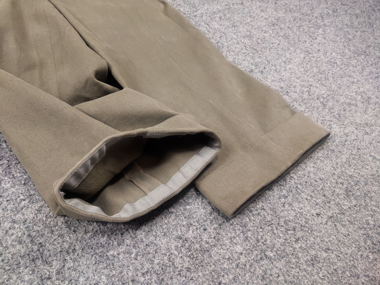 Loro Piana Loro Piana Italy design comfort trousers khaki chinos pants Size US 31 - 11 Thumbnail