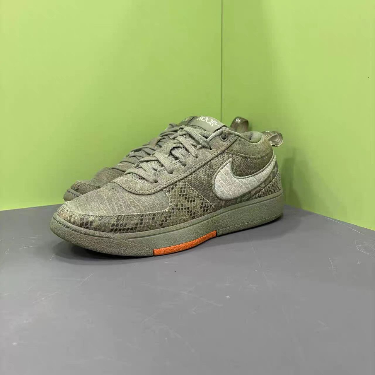 Nike Nike Book 1 "Python" Snake Skin K15 Size US 9.5 / EU 42-43 - 1 Thumbnail