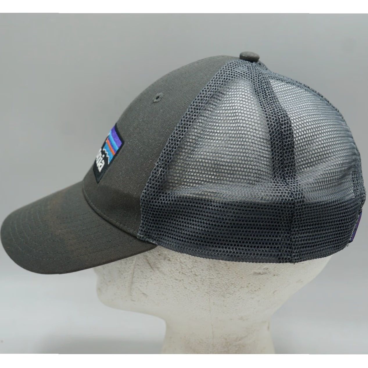 Patagonia Patagonia P-6 Logo LoPro Trucker Hat Navy Blue - Unisex Adults One Size Blue Hat Size ONE SIZE - 2 Thumbnail