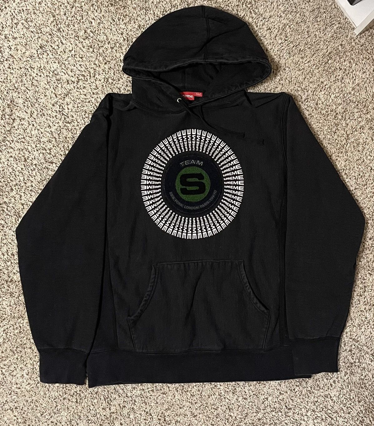 Supreme Supreme Chenille Applique Hooded Sweatshirt Large Black 
