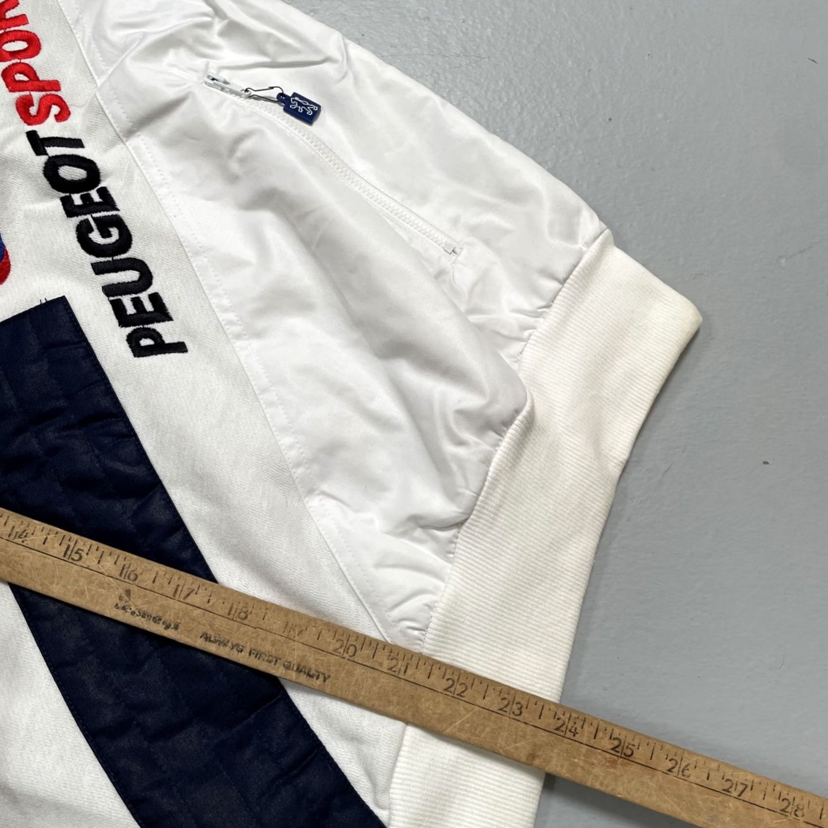Champion VINTAGE Style Auto Shirt M Peugeot Sport Sweatshirt Car Rally Racing Champion Size US M / EU 48-50 / 2 - 5 Thumbnail