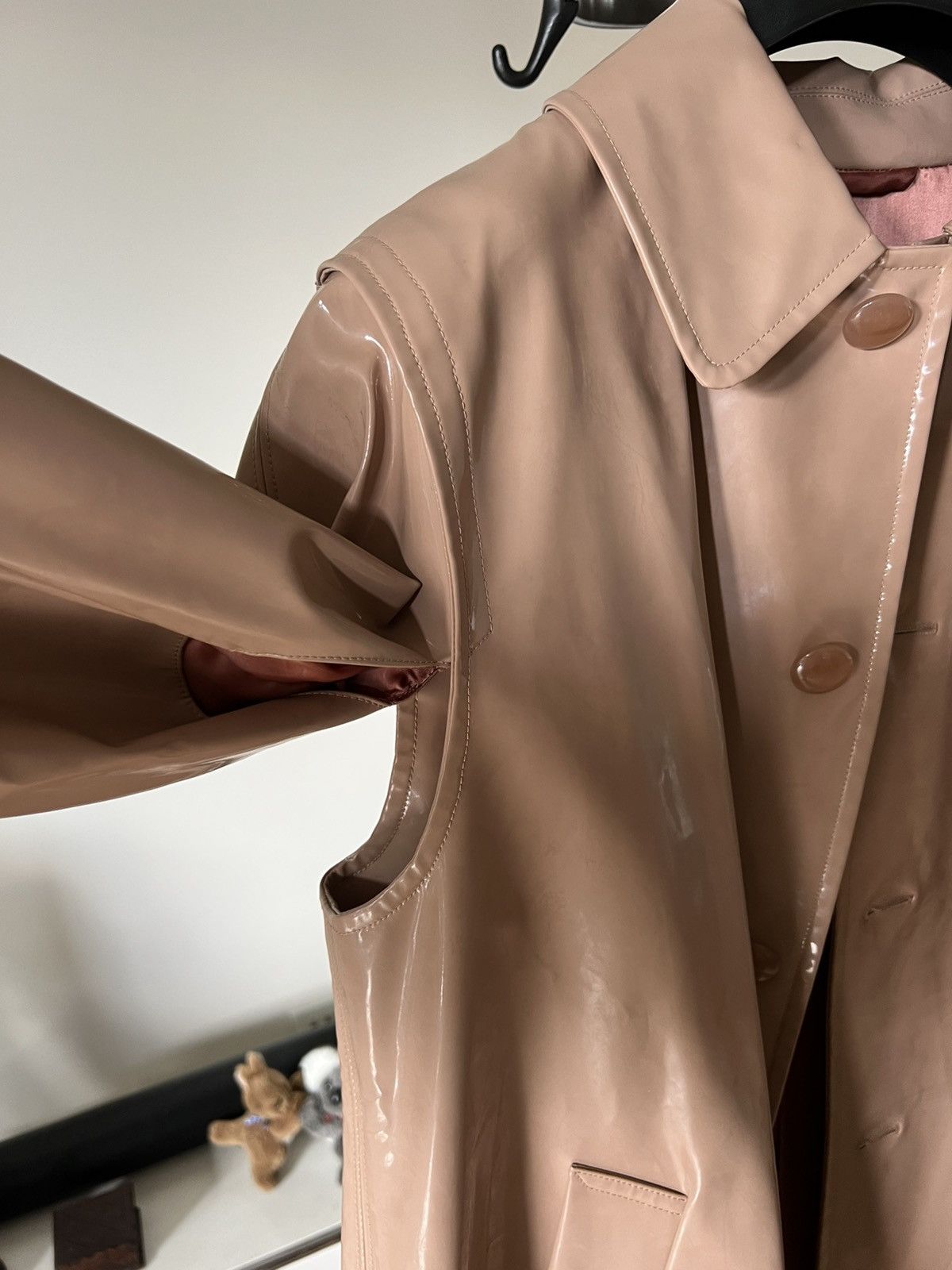 Gucci Gucci 2018 ready to wear Fall Vinyl Coat Size US L / EU 52-54 / 3 - 11 Thumbnail