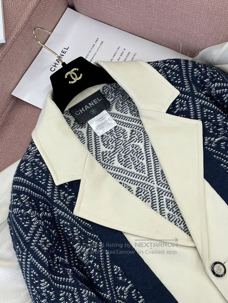 Chanel Chanel Blue diamond-patterned knitted lapel jacket Size M / US 6-8 / IT 42-44 - 2 Thumbnail