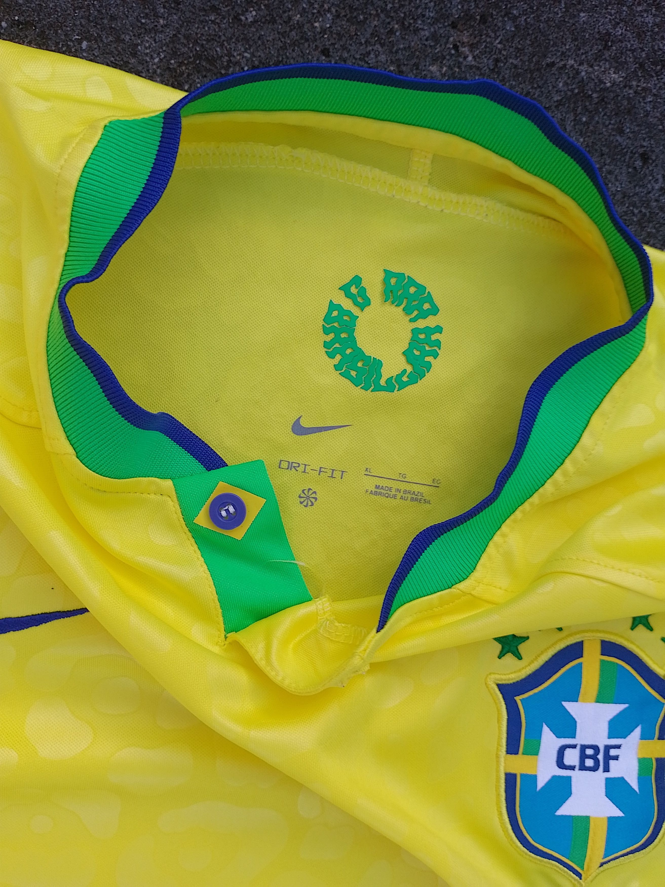 Nike Brazil Jersey 2022 World Cup Official Original Size US M / EU 48-50 / 2 - 3 Thumbnail