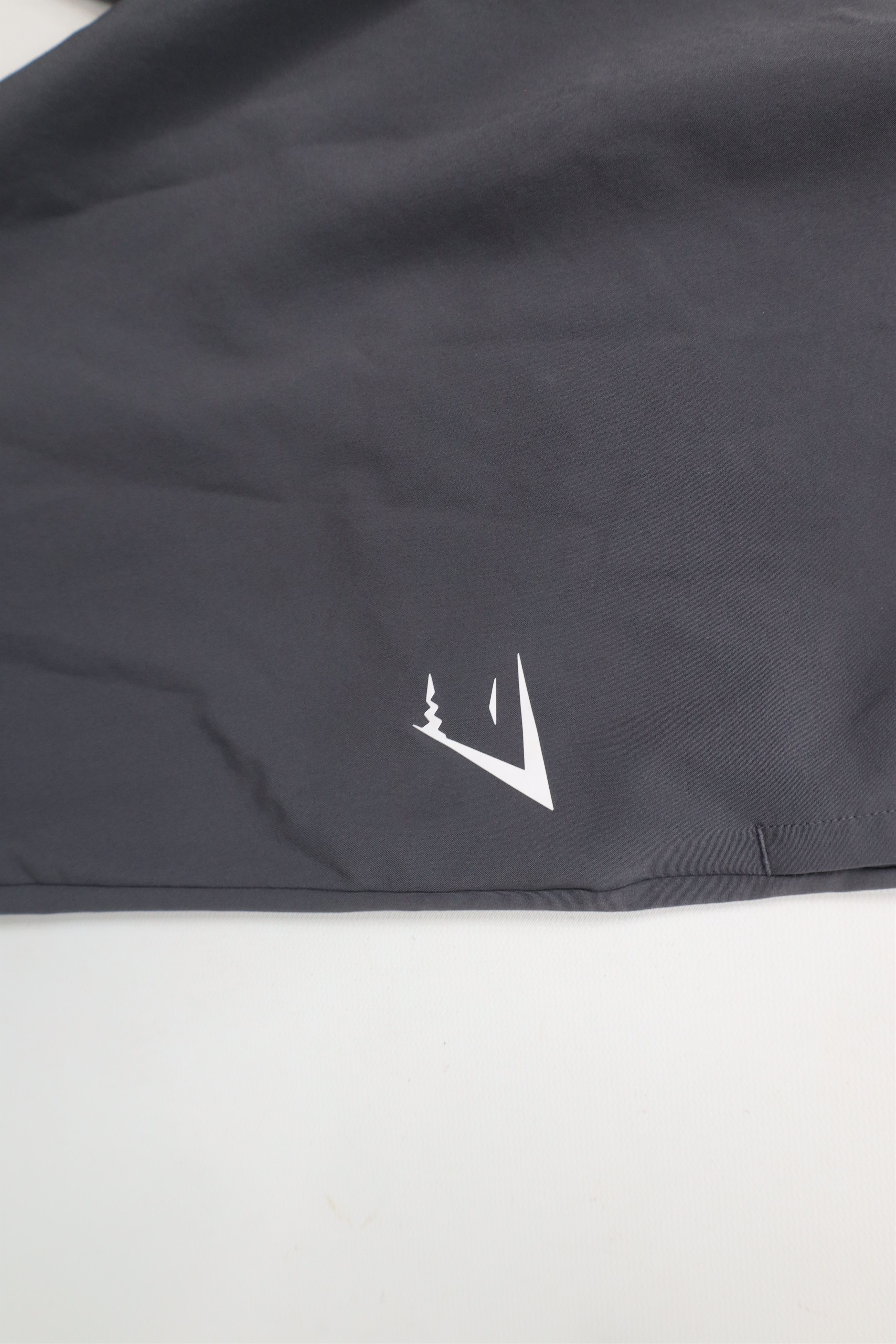 Gymshark × Vintage Gymshark Gym Tapered Leg Arrival Woven Joggers Pants Gray Size US 32 / EU 48 - 7 Thumbnail