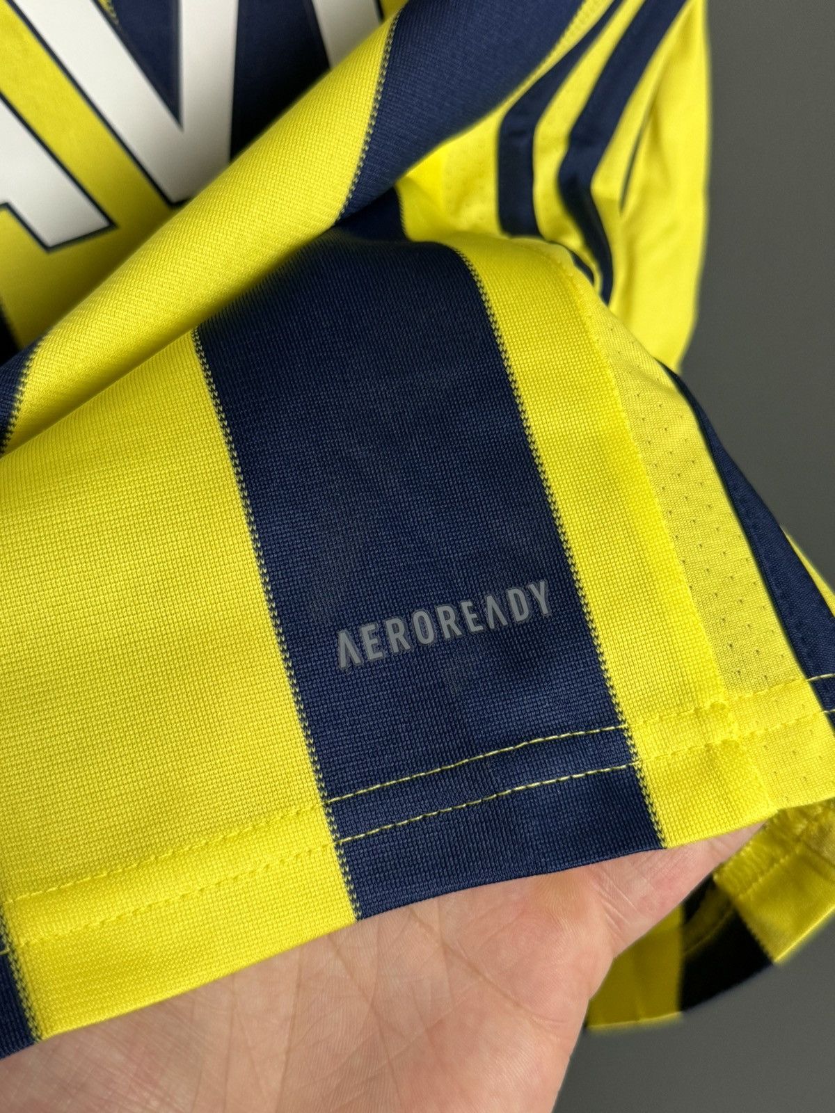 Adidas KIDS New Fenerbahce 20/21 Home Football Jersey T-Shirt Size US XS / EU 42 / 0 - 7 Thumbnail