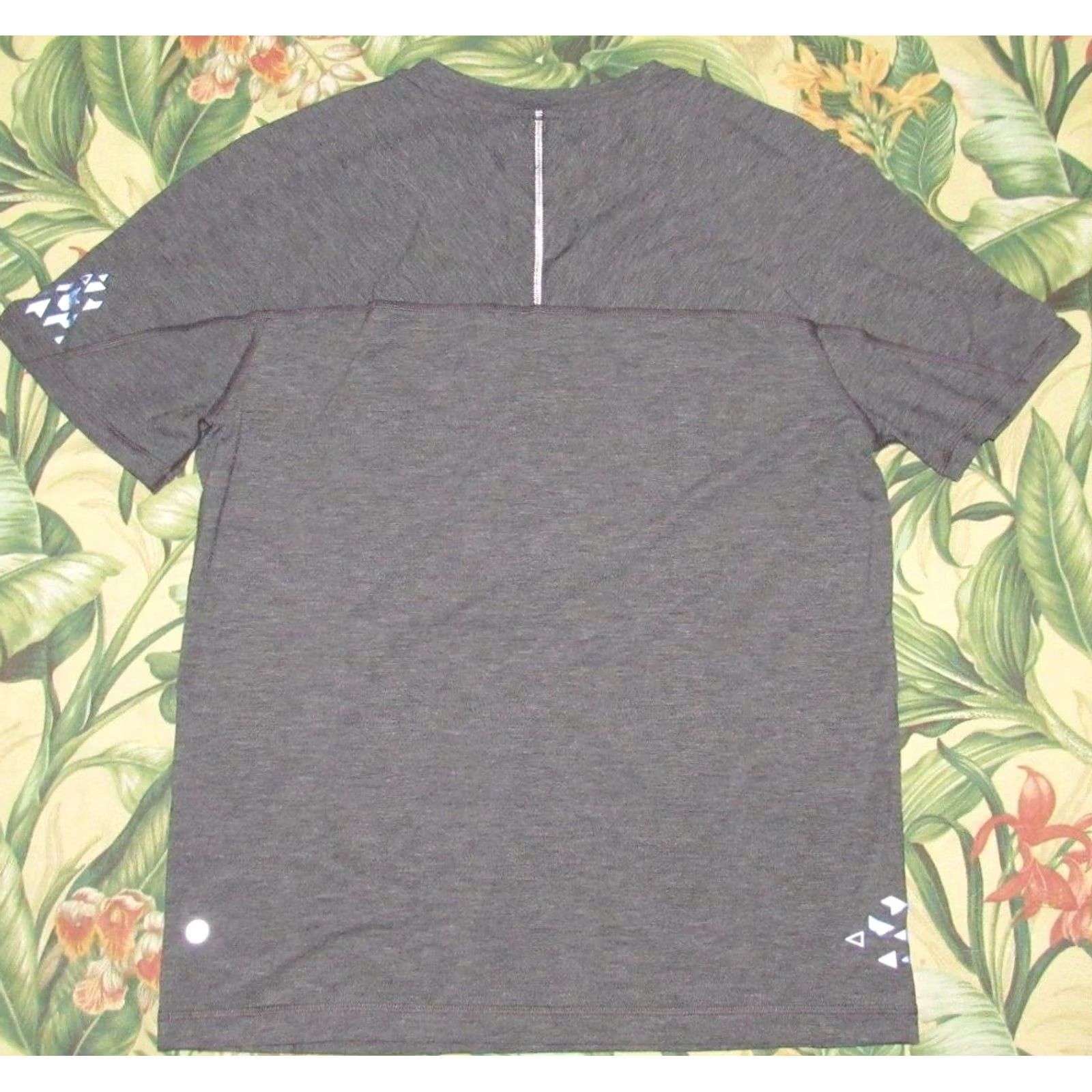 Lululemon LULULEMON Mens Gray Short Sleeve Crewneck Shirt M Size US M / EU 48-50 / 2 - 3 Thumbnail